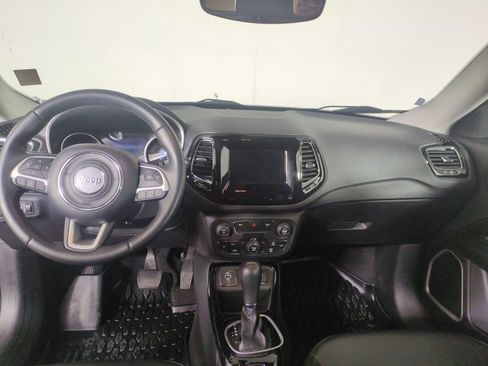 Used 2020 Jeep Compass Latitude image 14