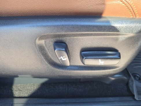 Used 2024 Toyota 4Runner Limited image 30