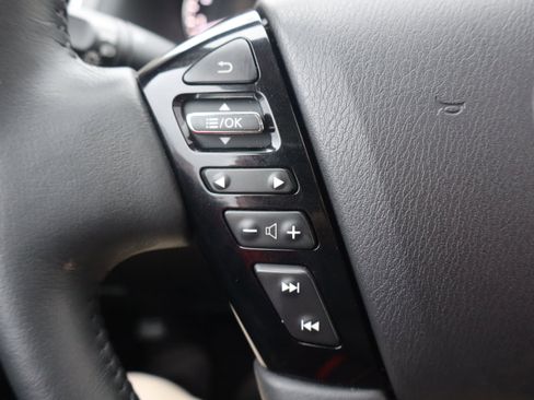 Used 2024 Nissan Armada SL w/ Captain's Chairs Package image 17