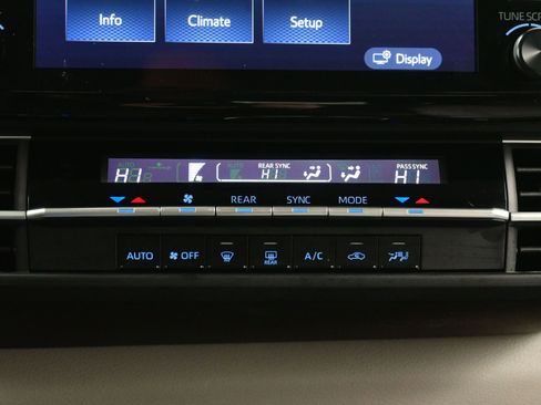 Used 2024 Toyota Sienna LE image 21