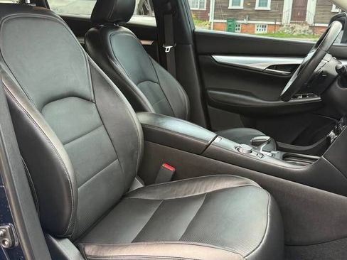 Used 2019 INFINITI QX50 Essential AWD/4WD image 9