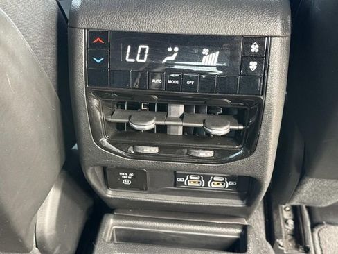 Used 2023 Jeep Grand Cherokee L Laredo RWD image 21