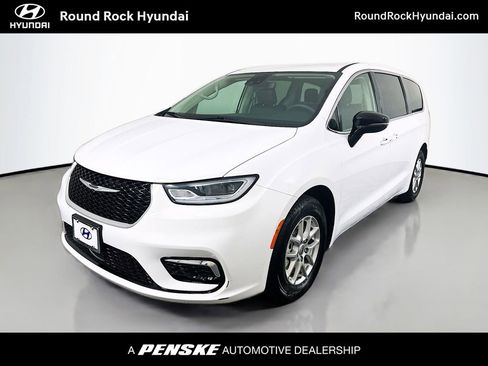 Used 2024 Chrysler Pacifica Touring-L image 1