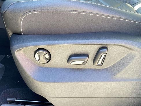 New 2026 Volkswagen Atlas SE FWD image 19