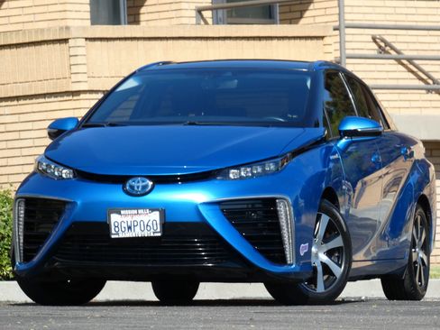 Used 2018 Toyota Mirai image 4