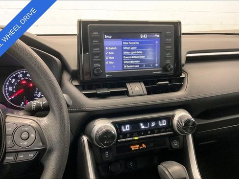 Used 2021 Toyota RAV4 XLE w/ Convenience Package image 5