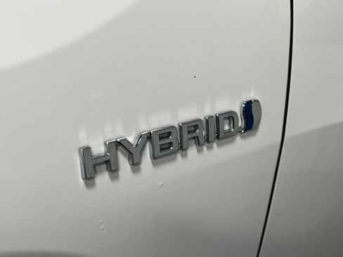 Used 2019 Toyota RAV4 LE image 15