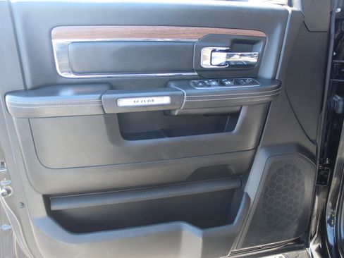 Used 2017 RAM 2500 Laramie w/ Convenience Group image 12