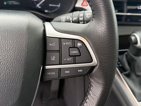 Used 2024 Toyota Sienna XLE image 20