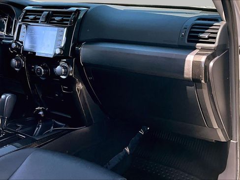 Used 2021 Toyota 4Runner Venture w/ Moonroof Package AWD/4WD image 18