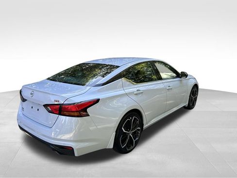 Used 2024 Nissan Altima 2.5 SR FWD image 5
