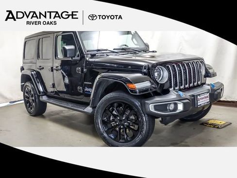 Used 2023 Jeep Wrangler Unlimited Sahara w/ Cold Weather Group AWD/4WD image 1