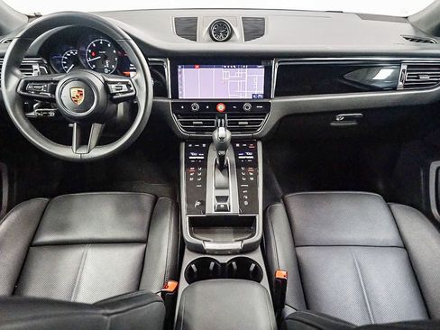 Used 2025 Porsche Macan AWD/4WD image 13