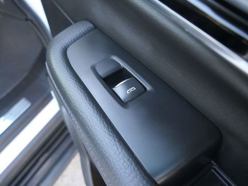 Used 2025 GMC Yukon Denali image 27