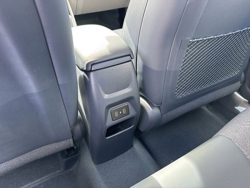 New 2025 Hyundai Venue Limited image 16