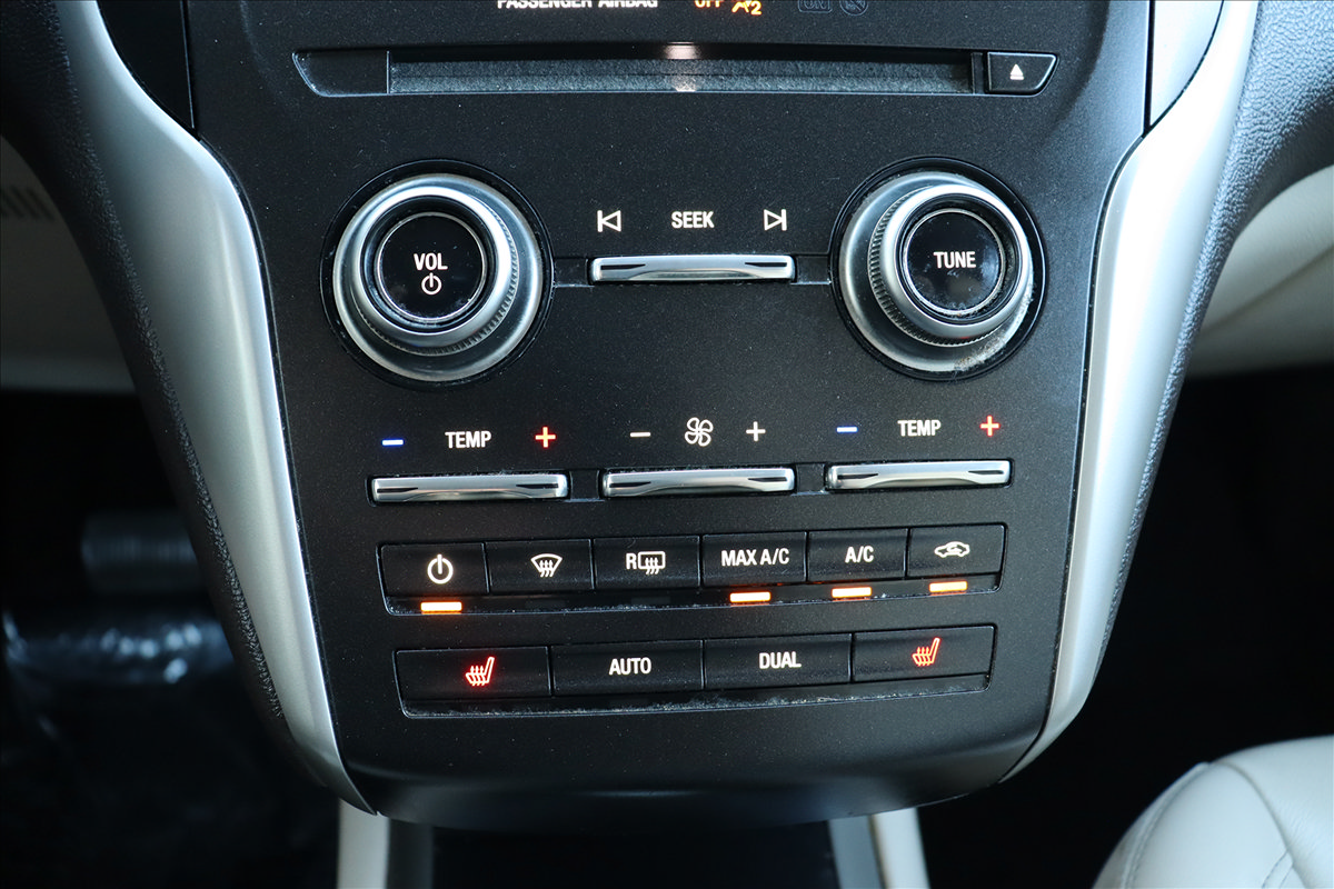 Used 2019 Lincoln MKC Select w/ Select Plus Package FWD image 32