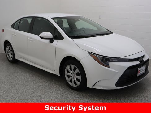 Certified 2025 Toyota Corolla LE image 4
