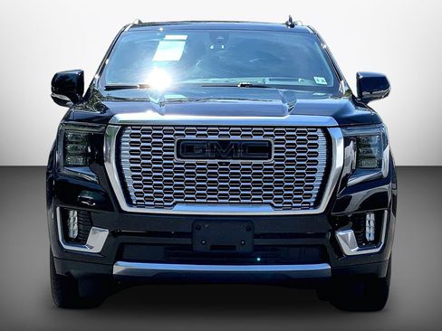 Used 2021 GMC Yukon Denali w/ Denali Premium Package AWD/4WD image 5