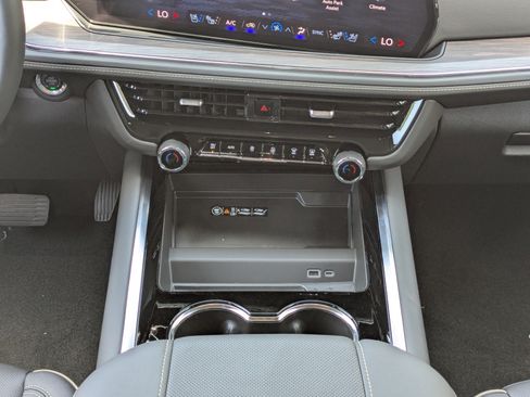 New 2025 Chevrolet Suburban Premier w/ Sun And Tow Package image 7