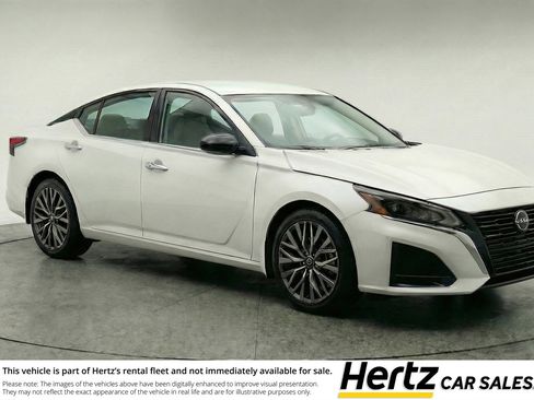 Used 2025 Nissan Altima 2.5 SV image 1