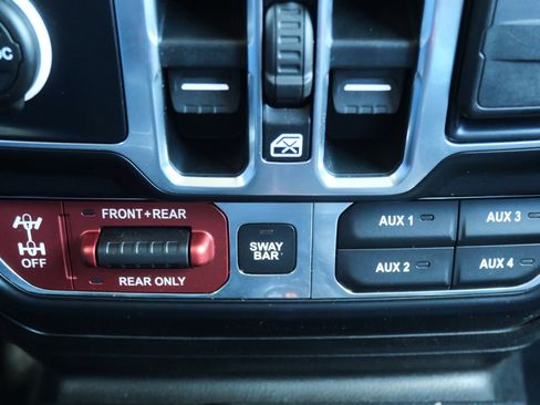 Used 2019 Jeep Wrangler Unlimited Rubicon w/ Dual Top Group image 18