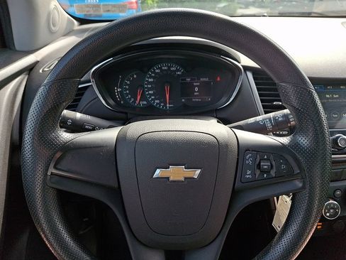 Used 2019 Chevrolet Trax LS FWD image 18