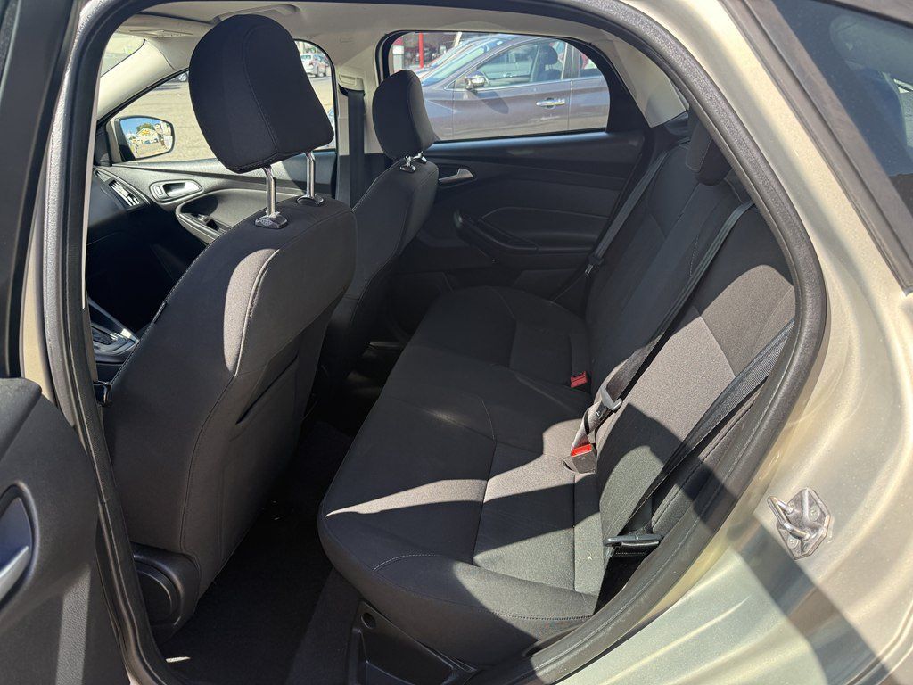 Used 2016 Ford Focus SE FWD image 14