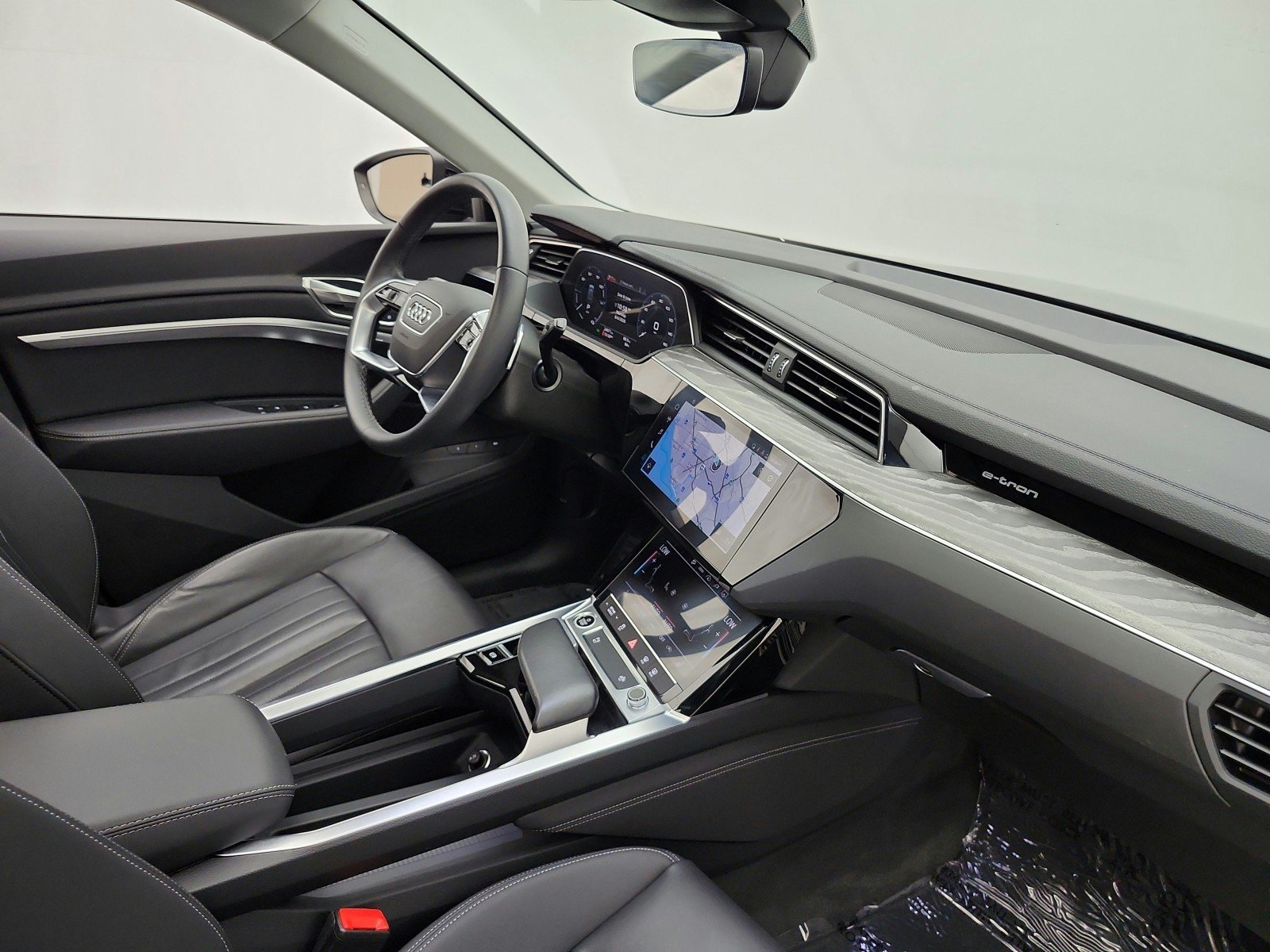 Used 2024 Audi Q8 e-tron Premium AWD/4WD image 18
