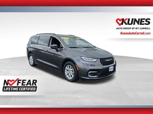 Used 2022 Chrysler Pacifica Touring-L FWD image 1