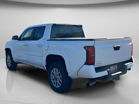 Used 2025 Toyota Tacoma SR5 AWD/4WD image 8