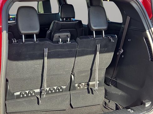 Used 2025 Chrysler Pacifica Limited image 8