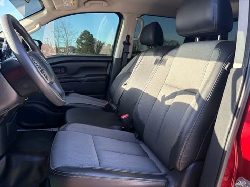 Used 2018 Nissan Titan S image 14