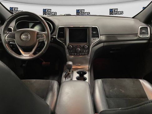 Used 2018 Jeep Grand Cherokee Altitude AWD/4WD image 10
