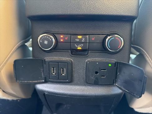 Used 2016 Ford Explorer Limited image 20