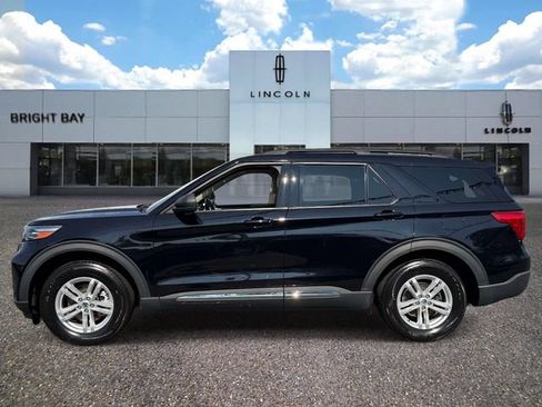 Used 2021 Ford Explorer XLT w/ Equipment Group 202A AWD/4WD image 3