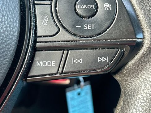 Used 2021 Toyota RAV4 LE FWD image 16