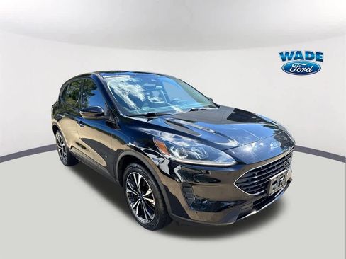 Certified 2021 Ford Escape SE w/ SE Sport Appearance Package image 3