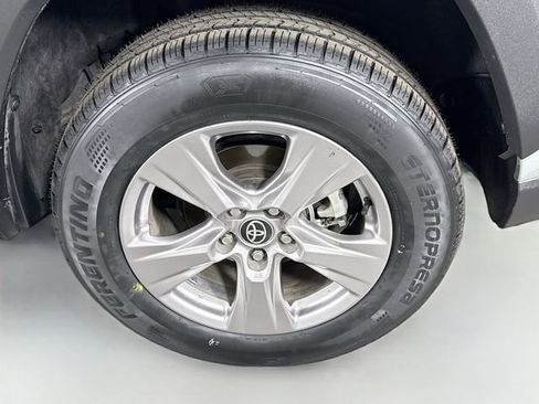 Certified 2022 Toyota RAV4 XLE w/ Convenience Package image 31