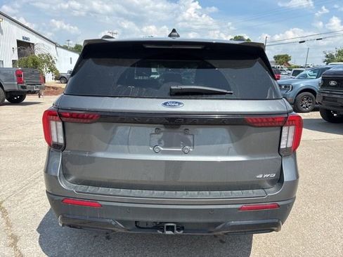 Used 2025 Ford Explorer ST-Line w/ ST-Line Street Pack AWD/4WD image 6