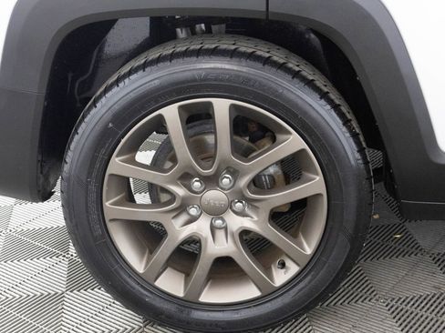 Used 2016 Jeep Renegade 75th Anniversary image 48