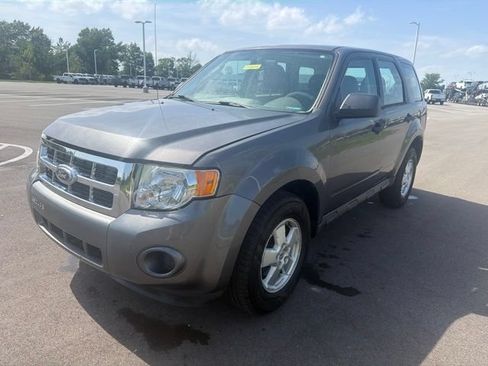 Used 2012 Ford Escape XLS FWD image 2