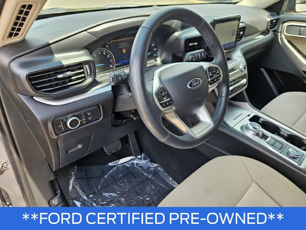 Used 2023 Ford Explorer XLT AWD/4WD image 17