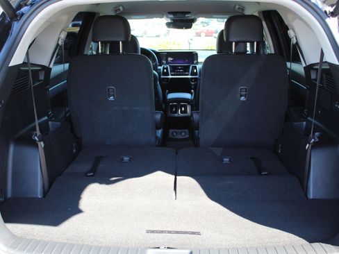 Used 2023 Kia Sorento EX image 17
