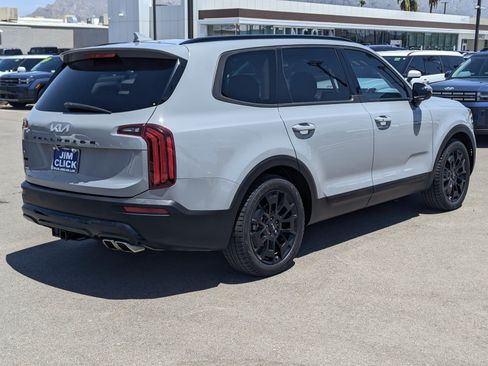 Used 2022 Kia Telluride SX w/ SX Prestige Package AWD/4WD image 2