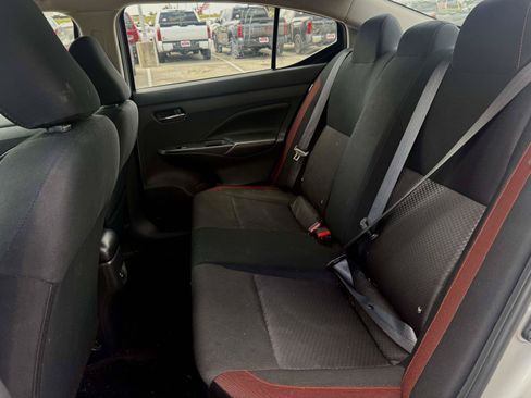 Used 2024 Nissan Versa SR FWD image 5