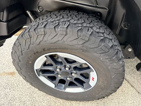 Used 2022 Jeep Wrangler Unlimited Rubicon w/ LED Lighting Group image 20