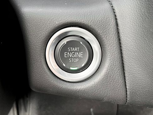 Used 2024 Chevrolet Suburban RST image 6