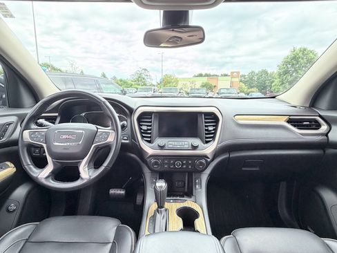 Used 2019 GMC Acadia Denali w/ Technology Package FWD image 12