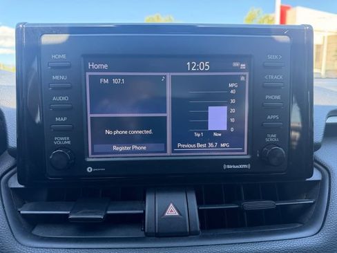 Used 2020 Toyota RAV4 XLE AWD/4WD image 17