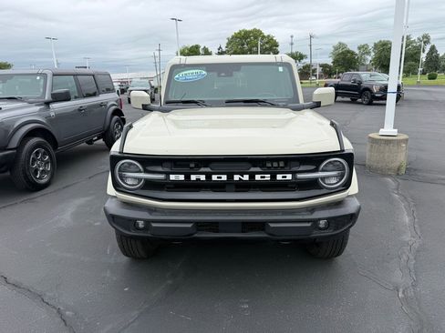 Used 2025 Ford Bronco Outer Banks AWD/4WD image 2